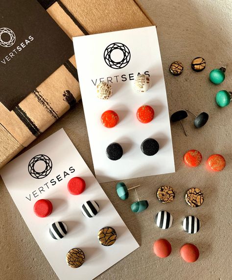 Handmade Jewelry Display, Polymer Clay Beads Diy, Polymer Clay Jewelry Tutorials, Diy Crafts For Adults, Polymer Clay Jewelry Diy, Mini Studs, Christmas Stocking Fillers, Easy Diy Jewelry, Clay Jewelry Diy