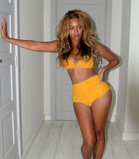 A small recolor Beyonce 2000's Body, Beyonce Legs, 2000s Beyonce, Beyonce Images, Beyonce 2000's, Beyonce Body, Beyonce Pictures, Beyonce Knowles Carter, Body Structure