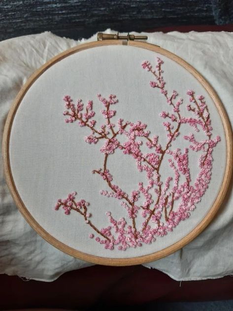 Cherry Blossom Embroidery, Accessories Design Sketch, Blossom Embroidery, Clothes Embroidery Diy, Back Embroidery, Textiles Projects, Embroidery Template, Floral Embroidery Patterns, Diy Embroidery Patterns