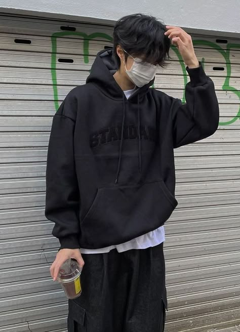 Acubi Boy Style, Jeans Hoodie Outfit, Outfits With Hoodies, Outfit Ideas Hoodie, How To Style Hoodies, Hoodie Outfit Ideas, Fashion For Men Over 40, Korean Style Boy, Korean Hoodie