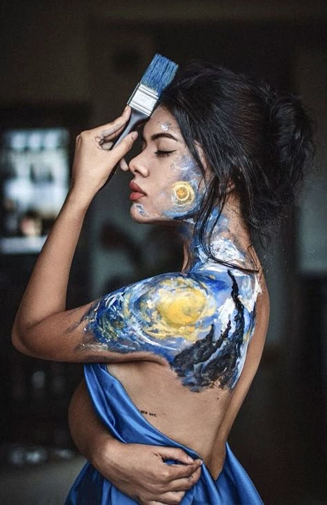 Weird Photo Shoot Ideas, Artsy Photoshoot Ideas, Instagram Esthetics, Painting Photoshoot Ideas, Artsy Photoshoots, Painter Photoshoot, Paint Photoshoot, Painter Photography, Portret Feminin