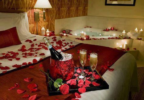 ●❥ʜᴀᴅᴀᴄᴀʀᴏʟɪɴᴀ❥● Romantic Room Ideas, Honeymoon Bedroom, Honeymoon Rooms, Romantic Hotel Rooms, Romantic Room Surprise, Romantic Bath, Romantic Room Decoration, Romantic Bedroom Decor, Couple Ideas