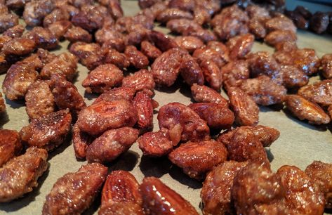 Gebrannte Mandeln- German Roasted Almonds Recipe | A German Girl in America Roasted Almonds Recipe, Almonds Recipe, Candied Almonds, Nut Snacks, Raw Almonds, Breakfast Recipes Casserole, Roasted Almonds, Vegan Treats, Almond Recipes