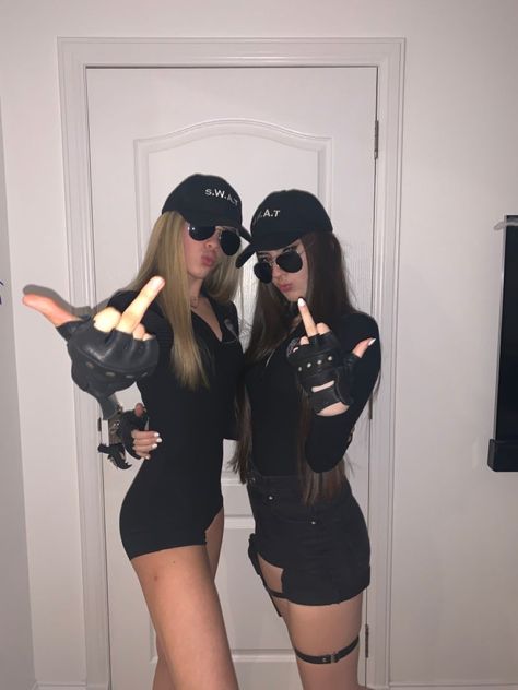 Halloween Outfits Best Friends, Cops Costume Halloween, Halloween Outfits For Brunettes, Swat Costume Halloween, Halloween Costumes Women For 2, Halloween Swat Costumes, Police Outfit Halloween, Swat Police Costume, Hot Police Woman Costume