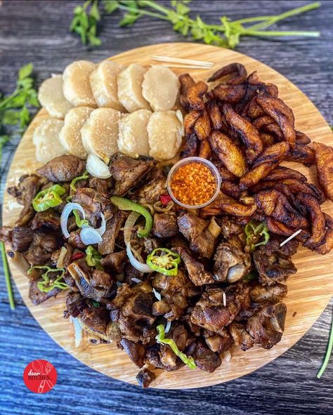 Congolese Wedding Food, African Food Ideas, Congolese Recipes, Congo Food, Congolese Food, African Food Recipes, Bbq Party Food, West African Food, Healthy Lunch Snacks