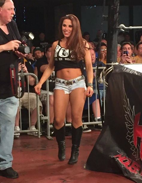 Mickie James Wwe, Mickey James, Mickie James, Women Wrestlers, Wwe Smackdown, Total Divas, Wrestling Divas, Country Singer, Wwe Womens