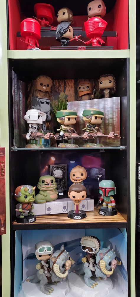 Star Wars Funko Pop Display, Funko Pop Diorama, Star Wars Collection Display, Funko Pop Display Ideas, Pop Shelves, Funko Pop Shelves, Star Wars Funko Pop, Theater Room Decor, Funko Pop Display