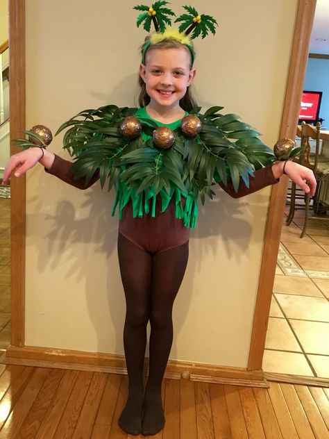 My daughter in the musical The Jungle Book. We handmade this costume! Jungle Book Musical Costumes, Jungle Book Play Costumes, Jungle Book Costumes Diy, Jungle Costume Ideas, Rainforest Costume, Tree Costume Ideas, La Loteria Costume Ideas, Palm Tree Costume, Jungle Theme Dress