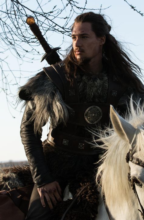 Alexander Dreymon as Uhtred of Bebbanburg in "The Last Kingdom" Season 1 http://www.imdb.com/title/tt4179452 From http://images.spoilertv.com/The%20Last%20Kingdom/Season%201 Uhtred And Aethelflaed, Alexander Dreymon, Bernard Cornwell, Last Kingdom, The Last Kingdom, Alexander, Kiss, Pins, Instagram