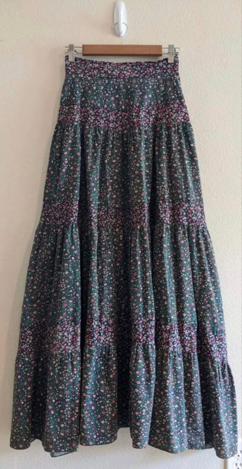 Feminine Dressing, Gunne Sax Skirt, Vintage Gunne Sax Dress, Farm Fashion, Random Clothes, Long Skirt Summer, Skirt Inspiration, Sax Dress, Gunne Sax Dress