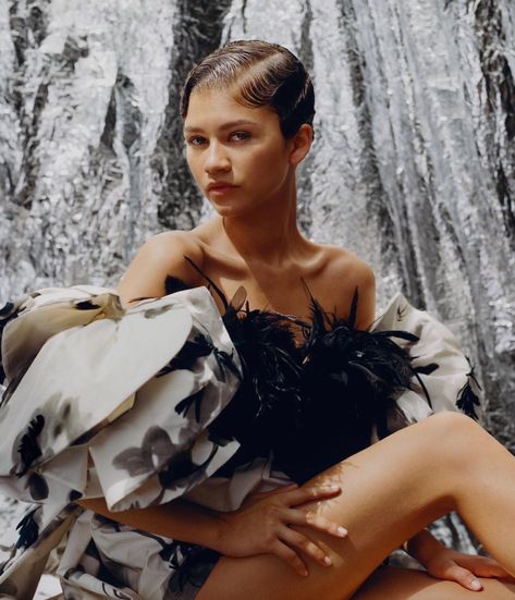 Zendaya Photoshoot, Zendaya Movies, K C Undercover, Tyler Mitchell, Shake It Up, Zendaya Maree Stoermer Coleman, Art Partner, Zendaya Style, Finger Waves