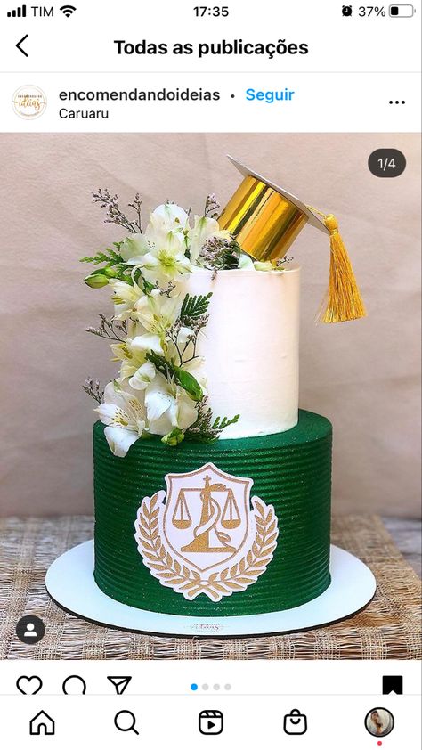 Green And Gold Graduation Cake, College Graduation Cakes, Graduation Party Cake, Cake With Flowers, Cake Decorating Icing, Birthday Cake With Flowers, Graduation Party Planning, Creative Birthday Cakes, Graduation Celebration