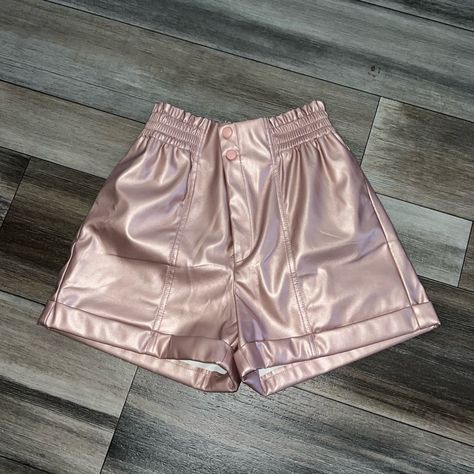 Never Worn-Brand New Faux Leather Shorts, Black High Waisted Shorts, Pleated Jacket, Mom Jeans Shorts, High Rise Denim Shorts, Mom Shorts, Khaki Shorts, Leather Shorts, High Rise Denim