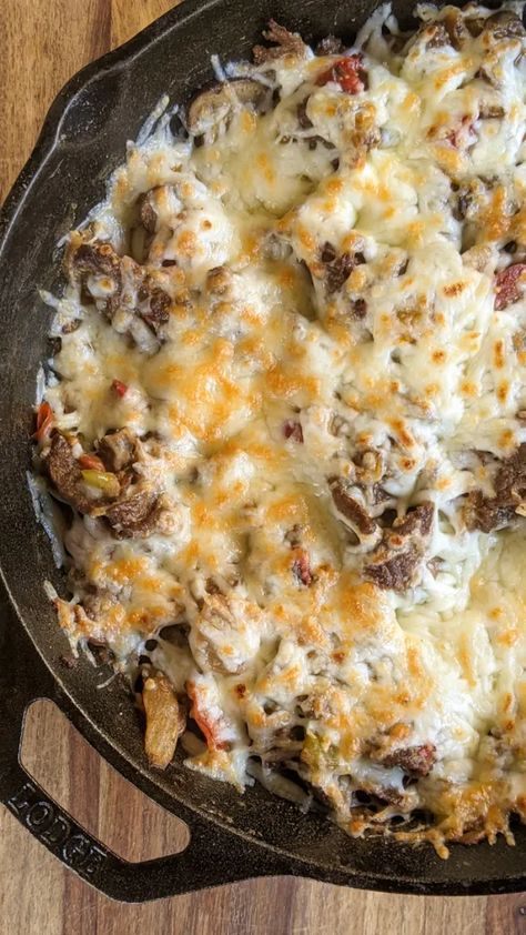 Keto Philly Cheesesteak, Philly Cheesesteak Recipe, Chicken Philly Cheesesteak, Pan Keto, Philly Cheese Steak Recipe, Cheesesteak Recipe, One Skillet Meals, Keto Dinners, Easy One Pot Meals