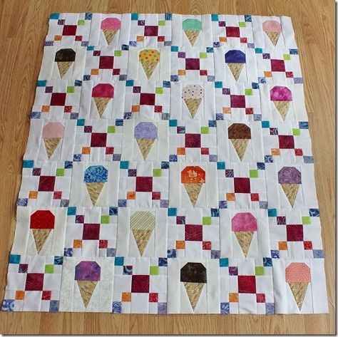 cone3 Cake Quilt, Quilt Square Patterns, Quilted Gifts, Cute Quilts, Summer Quilts, Ice Cream Cones, Quilt Guild, Heart Quilt, Quilt Block Patterns