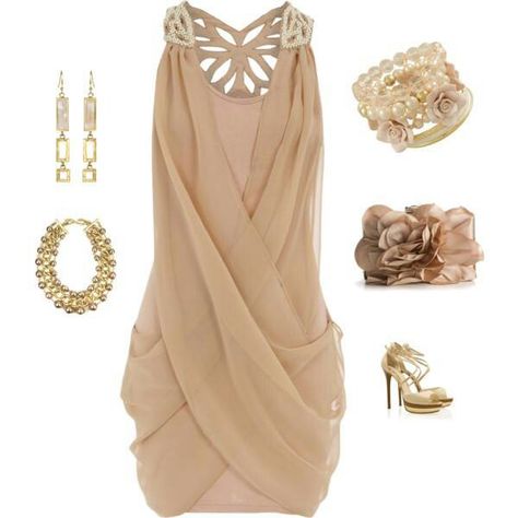 . Nude Dress, Dress Backs, Chiffon Dress, Look Fashion, Passion For Fashion, Pretty Dresses, Chic Outfits, Dress To Impress, Beautiful Dresses