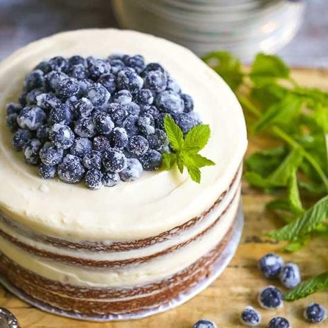 Hot summer days call for stripped down desserts. Check out our favorite naked cake recipes that are easy to make and light on the frosting. These delicious layered cakes are perfect for a summer party. #nakedcakes #recipes #dessert Sugared Blueberries, Tier Cakes, Mini Torte, Scratch Recipes, Cake Show, Naked Cakes, Amazing Appetizers, Recipe Community, Fall Dessert