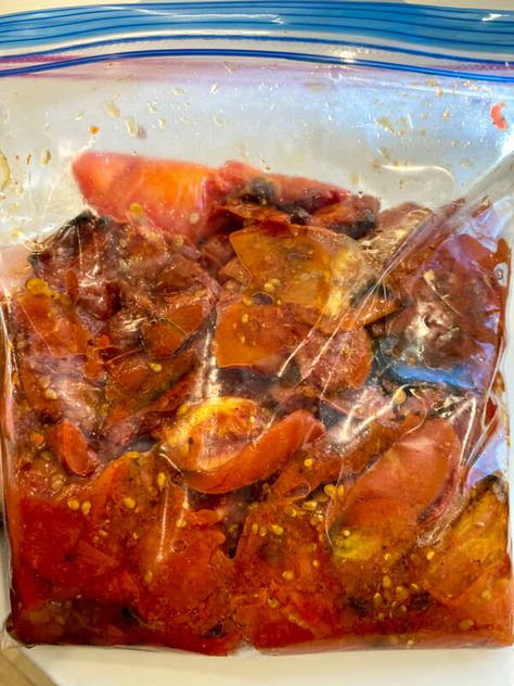 Oven Tomatoes, How To Roast Tomatoes, Roast Tomatoes, Tomatoes Sauce, Tomatoes Roasted, Oven Roasted Tomatoes, Roasting Times, Roasted Tomato Sauce, List Of Foods