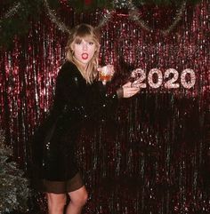 Taylor Swift New Years, Perfect Person, Taylor Swift New, Taylor Swift Red, Red Taylor, Kesha, Taylor Swift Wallpaper, Long Live Taylor Swift, Taylor Swift Fan