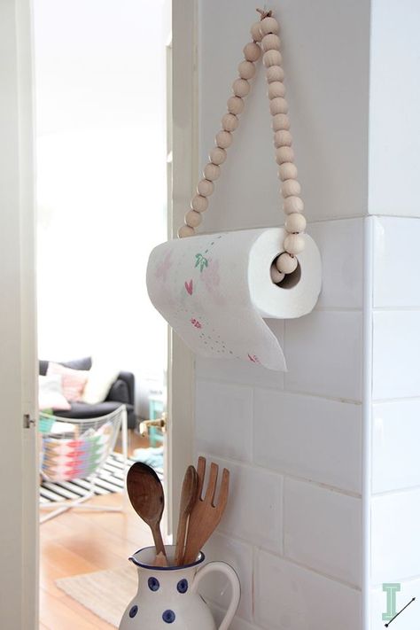 IDAinteriorlifestyle13-052 .........................................................................................................Schmuck im Wert von mindestens g e s c h e n k t !! Silandu.de besuchen und Gutscheincode eingeben: HTTKQJNQ-2016 Diy Paper Towel Holder, Towel Holder Diy, Paper Towel Holder Kitchen, Koti Diy, Kitchen Design Diy, Kitchen Paper Towel, Kitchen Paper, Kraf Diy, Diy Holder