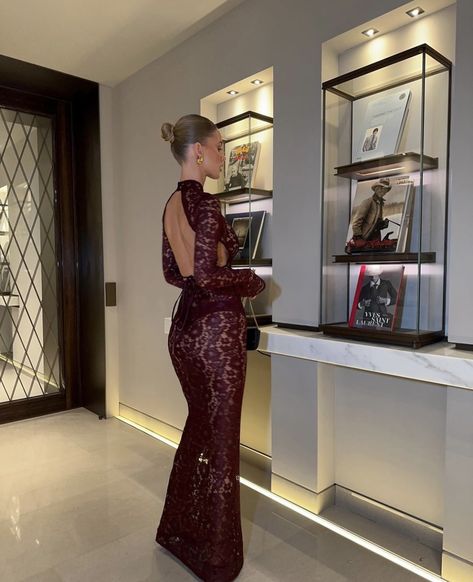 Luxury Dress Aesthetic, Dior Dress Elegant, Red Dark Aesthetic, Elegant Outfit Dress, Red Lipstick Outfit, Gossip Girl Party, Rich Wealthy, Winter Birthday Outfit, Dark Red Dresses