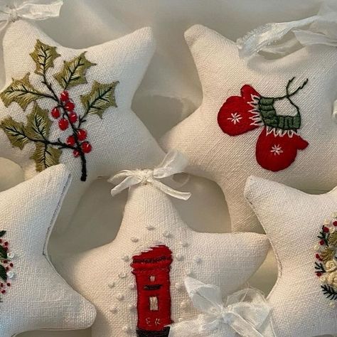 Susan Oliver on Instagram: "The full set shown here in all their glory ! These lovely Star decorations are so satisfying to make and look beautiful displayed on your festive Tree or winter twigs. Hand made kits made from snowy vintage French linens available to order via my web site now. ( see link in bio) #stitchersofinstagram#sewalittlehappiness#christmas#festive#winterdecor#stitchersgonnastitch#embroiderersofinstagram#embroiderykit#handembroidery#sewing#handsewing#stars" Embroidered Xmas Decorations, Christmas Present Embroidery, Embroidered Mistletoe, Christmas Cushions Embroidery, Susan Oliver, Embroidered Snowflake Ornament, Star Decorations, French Linen, Tree Ornaments