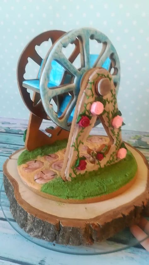 Gingerbread Ferris Wheel, Gingerbread Carousel, Coaster Template, Gingerbread Inspiration, Homemade Gingerbread House, House Cookies, Gingerbread Ideas, How To Make Gingerbread, Penguin Cakes