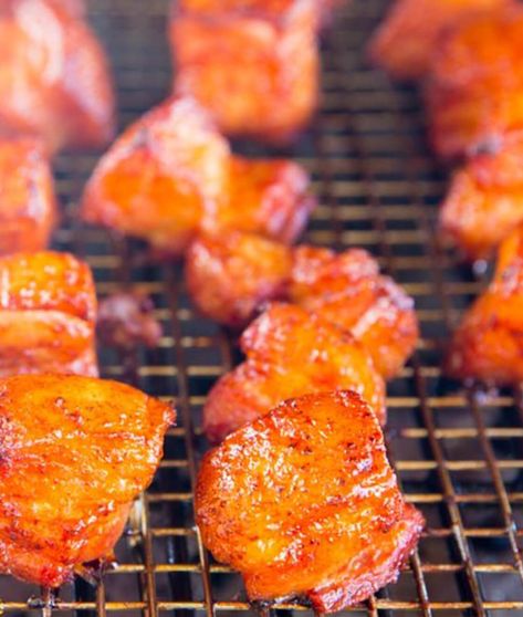 Pork Belly Burnt Ends - Big Green Egg - Recipes Beef Burnt Ends, Pork Belly Burnt Ends, Big Green Egg Recipes, Green Egg Recipes, Burnt Ends, Big Green Egg, Green Eggs, Egg Designs, Charcoal Grill