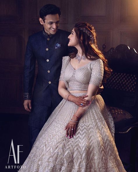 More And More Brides Are Rocking Silver On Their Wedding Functions, & We Love It! Wedding Reception Dress Indian, Reception Dress Indian, Engagement Couple Dress, Engagement Dress For Bride, Bride Reception Dresses, Fancy Gown, Engagement Saree, Engagement Lehenga, Reception Outfits