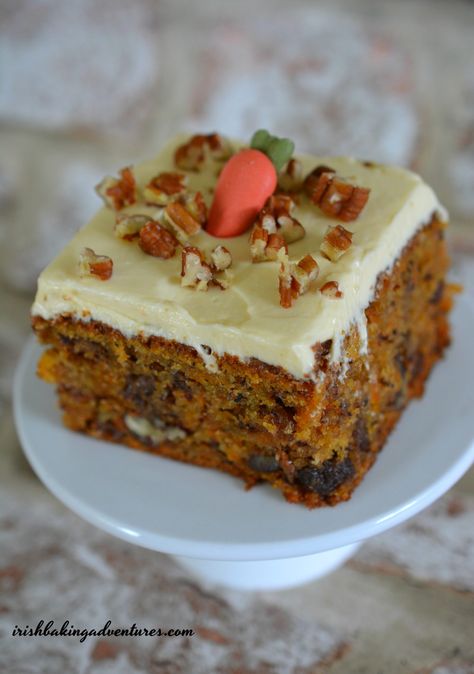 AUNT BIDDY’S CARROT CAKE TRAY BAKE – IRISH BAKING ADVENTURES Cake Traybake, Carrot Cake Icing, Carrot Cake Frosting, Cream Cheese Frosting Cake, Carrot Cake With Cream Cheese, Moist Carrot Cakes, Cake Frosting Recipe, Best Carrot Cake, Torte Cupcake