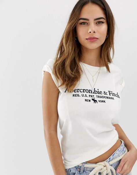 Abercrombie & Fitch t-shirt with logo Abercrombie And Fitch Outfit, Logo Trends, Abercrombie T Shirt, Destroyed T Shirt, Wrap Romper, Jenner Outfits, Abercrombie And Fitch, Shoulder Shirts, Abercrombie & Fitch