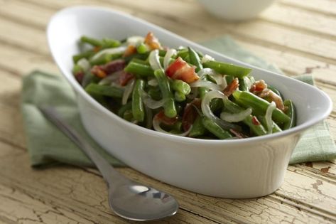 Spicy Green Bean Recipes, Thanksgiving Guide, Thanksgiving Countdown, Spicy Green Beans, Paula Dean, Green Beans With Bacon, White Grape, Flavorful Vegetables, Italian Recipe