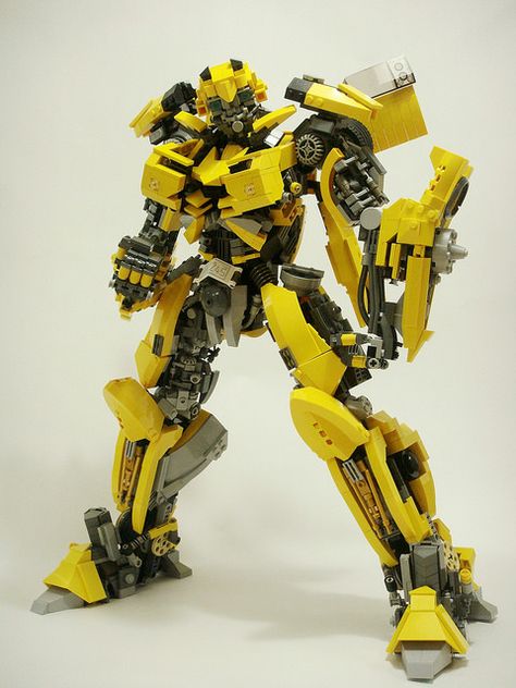 LEGO Bumblebee - Transformers Lego Transformers Moc, Lego Bumblebee, Car Lego, Lego Bots, Lego Transformers, Mecha Robot, Bumblebee Transformers, Lego Sculptures, Lego Custom Minifigures