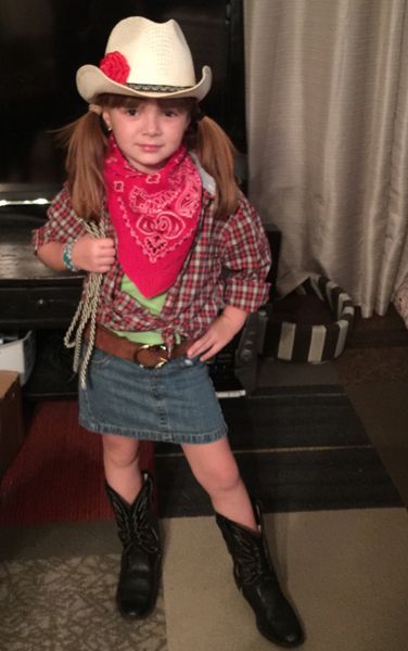 Girls Cowgirl Costume, Cowgirl Costume Kids, Halloween Costumes Cowgirl, Cowgirl Outfit Ideas, Halloween Kids Costumes Girls, Western Girl Outfits, Outfit Ideas For School, Cute Cowgirl Outfits, Cowgirl Outfit