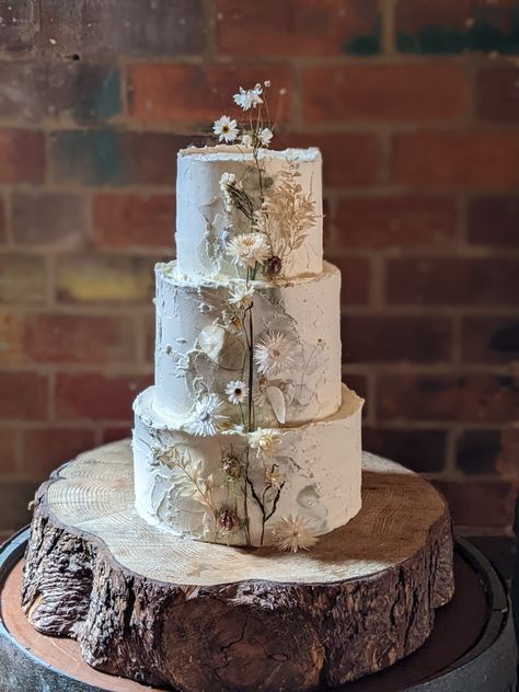 Fully frosted with sage smudging and dried flowers in neutral tones Sage Smudging, Rustic Wedding Cake, Neutral Tones, Feta Cheese, Rustic Wedding, Wedding Cake, Dried Flowers, Wedding Cakes, Cake