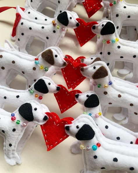 Starting my Monday with Dalmatians 🖤🤍🤎 These garlands will be posted off to their new homes today - 2 are for Dalmatian owners and 2 are to be gifted to Dalmatian breeders! 🥰 Then I’ve got a lovely mix of orders to create this week with bunting, storage box stickers, a tooth pillow and of course more lovely garlands! I’ll share lots of updates on my stories ☺️ Have a great Monday everyone 💜 . . #dalmatian #dalmationsofinstagram #dalmatians #dalmationpuppy #dalmation #spottydog #dalmatiangi... Bunting Storage, Spotty Dog, Tooth Pillow, Have A Great Monday, Dalmatian, Bunting, Storage Box, New Homes, Quick Saves