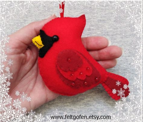 Christmas Tree Ornament Cardinal Bird Felt Decor Christmas - Etsy Felt Birds Ornaments, Embroidery Felt, Felt Decor, Diy Felt Christmas Ornaments, Felt Crafts Christmas, Felt Crafts Diy, Felt Christmas Decorations, Snowman Christmas Ornaments, Felt Ornament