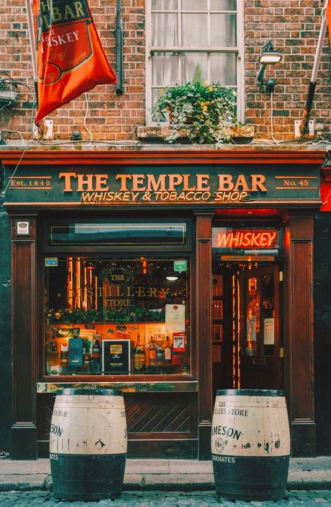 Places In Ireland, Trinity College Library, Things To Do In Dublin, Ross Castle, Guinness Storehouse, Visit Dublin, Dublin Travel, Castles In Ireland, Temple Bar