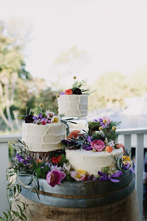 Chic_Australian_Byron_Bay_Wedding_Harvest_Cafe_Heart_and_Colour_31 Torte Cupcake, Winter Wedding Cake, Floral Wedding Cakes, Amazing Wedding Cakes, Wedding Cake Rustic, Rustic Wedding Cake, Cake Trends, Australia Wedding, Flowers And Greenery