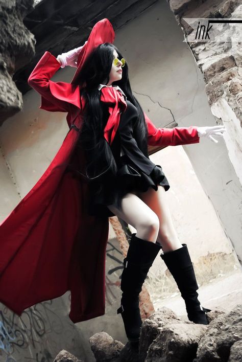 Awesome cosplay of Alucard from Hellsing/Hellsing Ultimate! (I could not find a photo credit or the name of the cosplayer so if someone knows I will credit it). Alucard Cosplay, Hellsing Cosplay, Marceline Cosplay, Hellsing Ultimate Anime, Alucard Hellsing, Best Cosplay Ever, Hellsing Alucard, Awesome Cosplay, Epic Cosplay