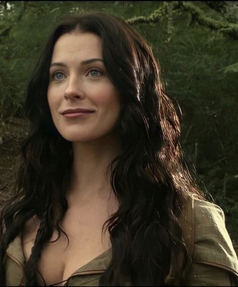 Slytherin Queen, Mom Characters, Dark Hair Blue Eyes, Bridget Regan, Medieval Woman, Old Faces, Brunette Woman, Middle Aged Women, Female Character Inspiration