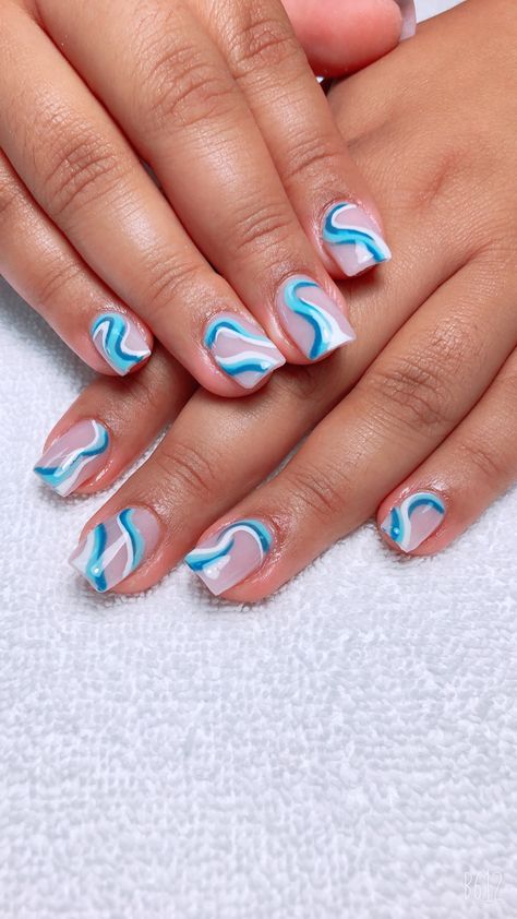 Swirly Nail Designs Square Nails, Short Blue Swirl Nails, Wavy Nail Design Short Nails, Blue Line Design Nails, Cute Nail Pictures, Nail Designs For Florida Vacations, Spring Cruise Nails, Diy Swirl Nails, Purple Wavy Nails