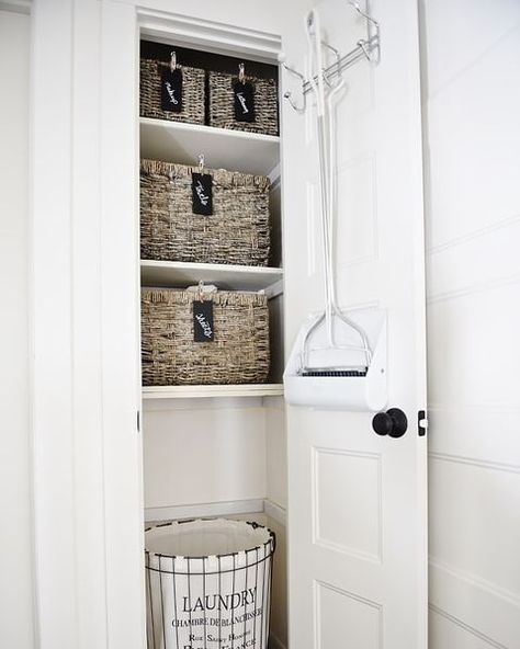 Linen Closet Makeover, Small Linen Closets, Bathroom Linen Closet, Closet Simple, Wood Box Centerpiece, Organizing Linens, Maximize Small Space, Linen Closet Organization, Bathroom Closet