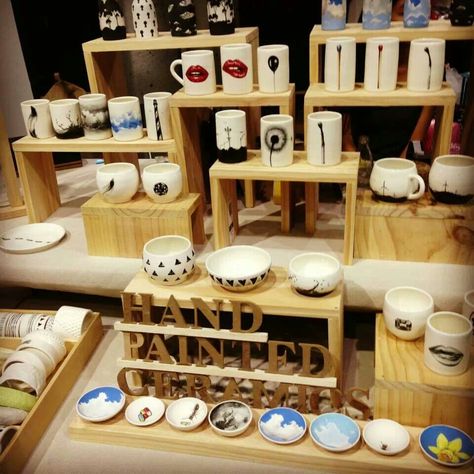 Display Mugs, Craft Fair Table, Market Stall Display, Jewelry Table Display, Art Fair Booth, Craft Fair Booth Display, Pottery Sale, Pottery Display, Stand Feria