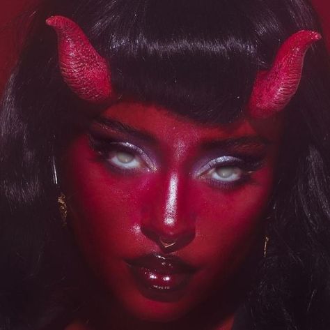 Be Witched, Kali Ledger, Demon Makeup, Devil Makeup, Bump In The Night, Things That Go, Face Art Makeup, Halloween Makeup Inspiration, Halloween Inspo