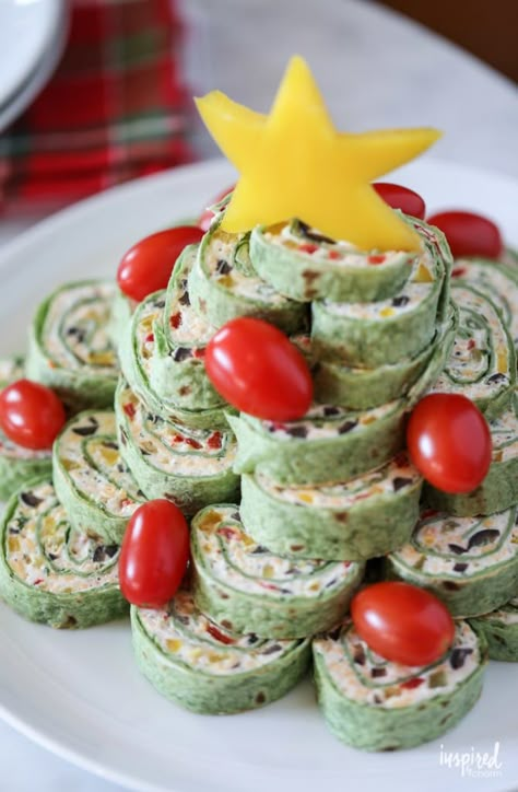 Searching for a festive appetizer? These Tortilla Pinwheels with Salsa are a game-changer. These bite-sized snacks are loaded with flavor and so easy to assemble, they're a must-try for any occasions. Plus you can stack them up to form a tree making them the perfect Christmas appetizer recipe. Christmas Party Snacks, Tortilla Pinwheels, Pinwheel Appetizers, Tortilla Rolls, Christmas Appetizer, Roll Ups Tortilla, Christmas Recipes Appetizers, Christmas Foods, July Ideas