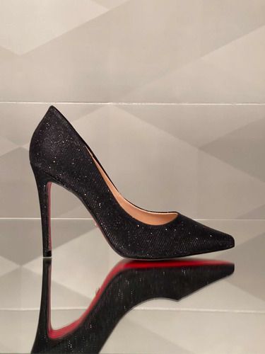 Scarpin Preto Brilhante Sola Vermelha Louboutin Pumps, 2 A, Christian Louboutin Pumps, Sling Backs, Christian Louboutin, Calvin Klein, Pumps, Heels