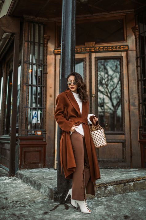 Coat Poses, Brown Monochromatic Outfit, Brown Monochrome Outfit, Button Trousers, Jessica Wang, Handbag Brands, Winter Wardrobe Essentials, Chic Winter Outfits, Monochromatic Outfit