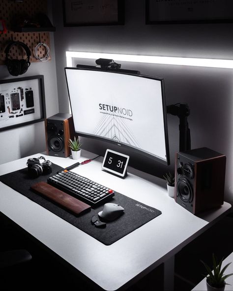 Dream Setup, Setup Gaming, Man Cave Office, Computer Desk Setup, House Interior Design Styles, Contemporary Home Office, Minimalist Office, Gaming Room Setup, Computer Setup