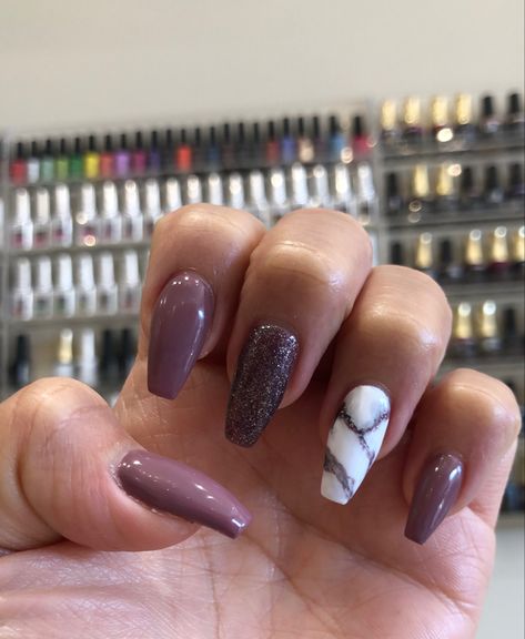 Mauve, dark purple sparkle, and purple marble vein is the perfect mood for winter! #nails #marble #coffinnails Mauve Nail Ideas, Nails Marble, Mauve Nails, Purple Sparkle, Purple Marble, Acrylic Nail Designs, Winter Nails, Diy Nails, Coffin Nails